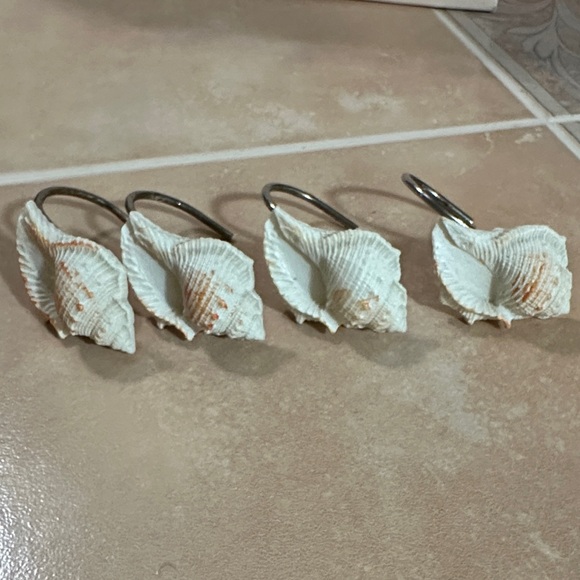 Seashell and Starfish Hook Set plus Shower Curtain - Picture 7 of 9